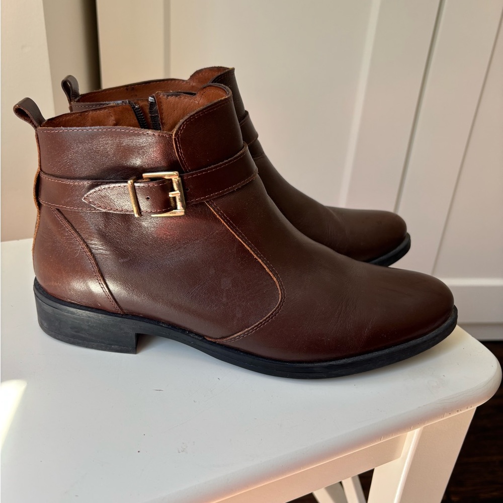 Brown Leather Chelsea Ankle Boots